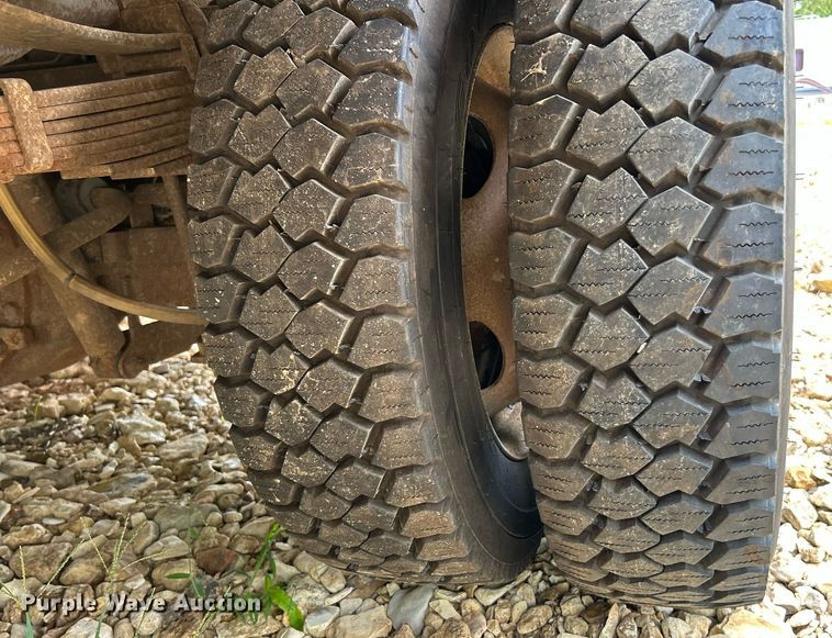 image for item NQ9850 2005 Ford F450 Super Duty XL  bucket truck