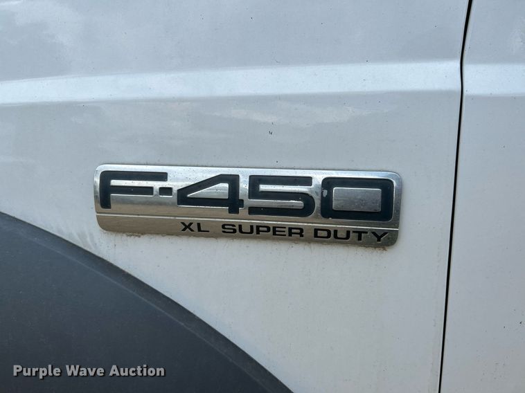 image for item NQ9850 2005 Ford F450 Super Duty XL  bucket truck