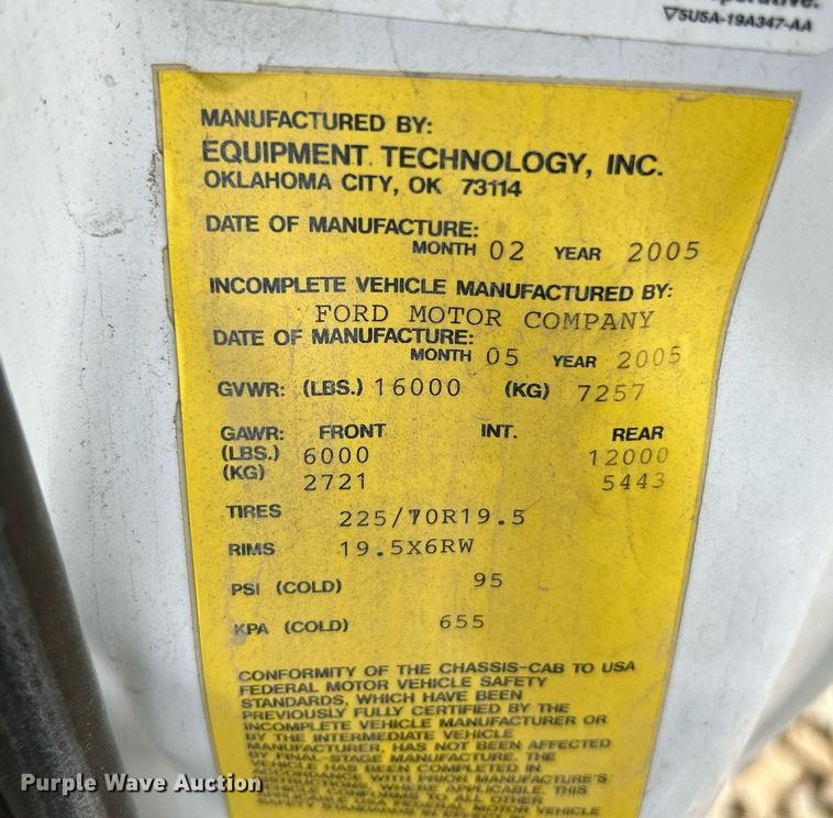 image for item NQ9850 2005 Ford F450 Super Duty XL  bucket truck