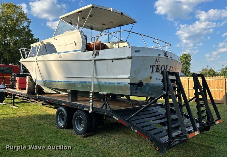 image for item NQ9870 1966 California  boat