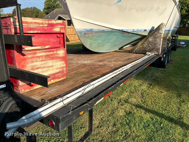 image for item NQ9870 1966 California  boat