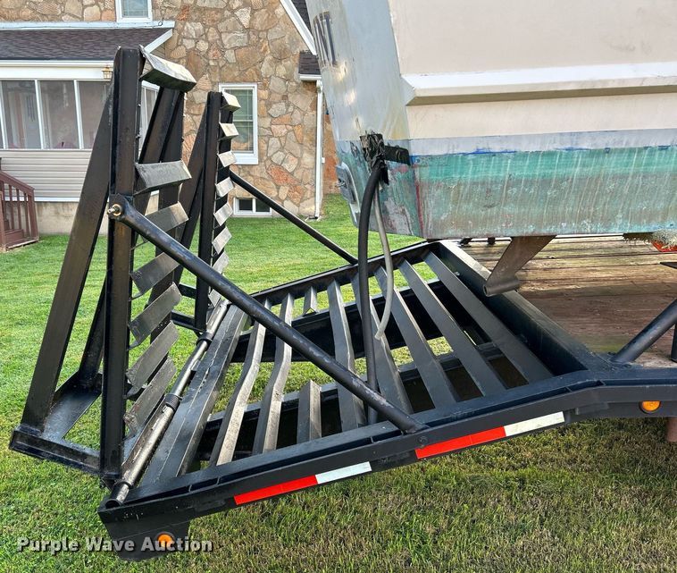 image for item NQ9870 1966 California  boat