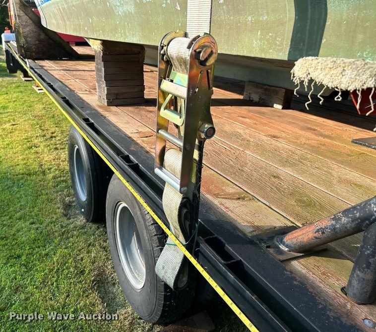 image for item NQ9870 1966 California  boat