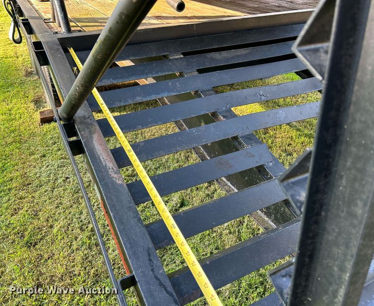 image for item NQ9870 1966 California  boat