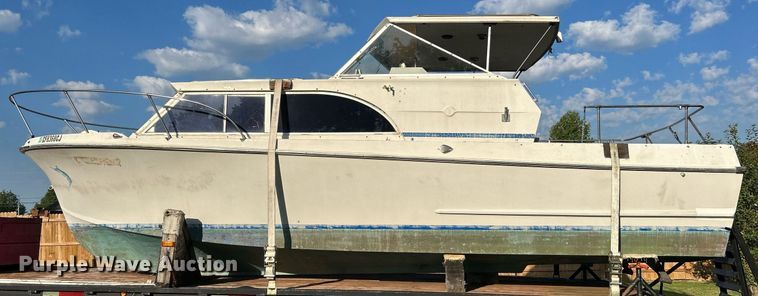 image for item NQ9870 1966 California  boat