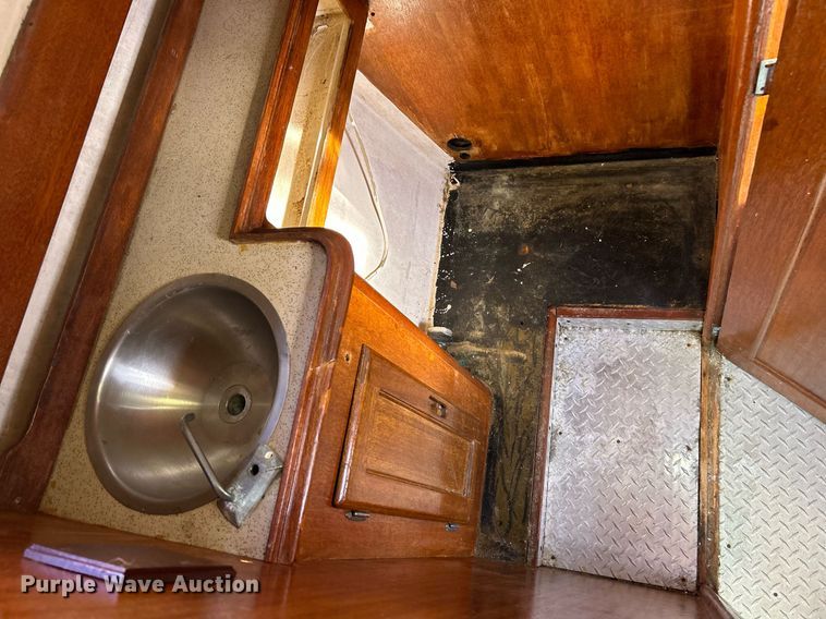 image for item NQ9870 1966 California  boat