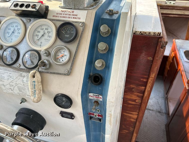 image for item NQ9870 1966 California  boat