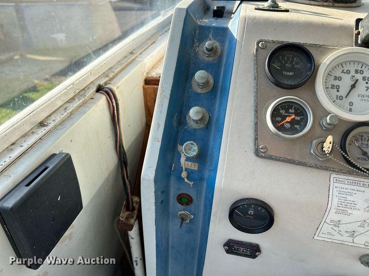 image for item NQ9870 1966 California  boat