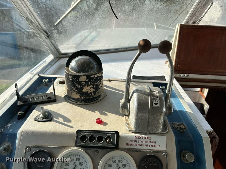 image for item NQ9870 1966 California  boat