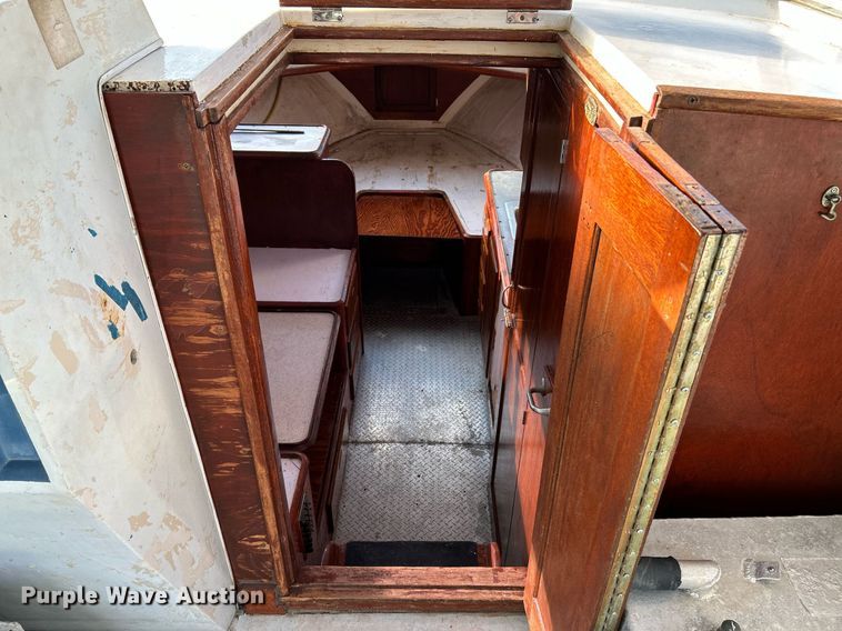 image for item NQ9870 1966 California  boat