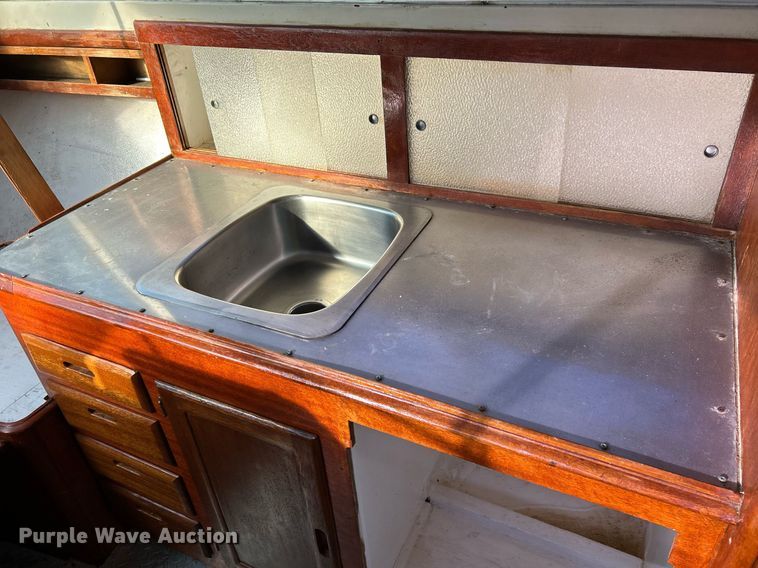 image for item NQ9870 1966 California  boat