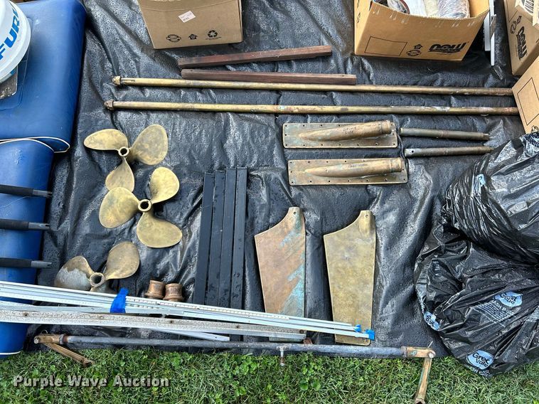 image for item NQ9870 1966 California  boat