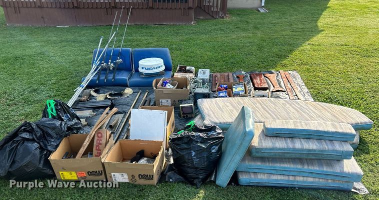 image for item NQ9870 1966 California  boat