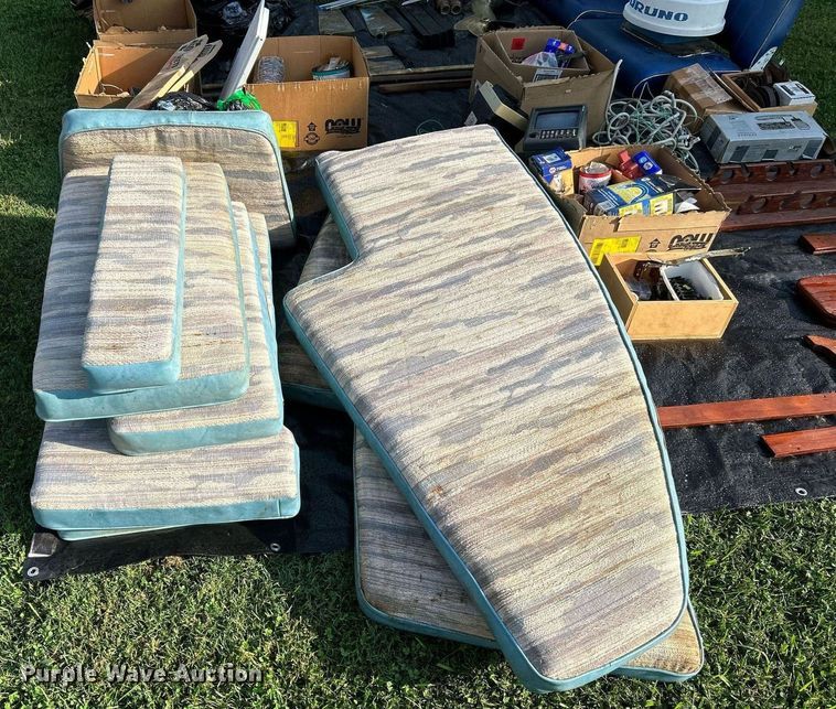 image for item NQ9870 1966 California  boat