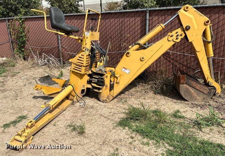 image for item NQ9893 2007 Vermeer B903A  backhoe attachment