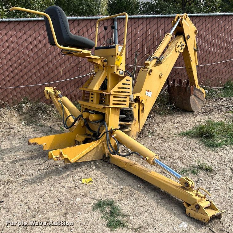 image for item NQ9893 2007 Vermeer B903A  backhoe attachment