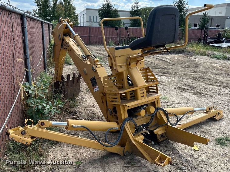 image for item NQ9893 2007 Vermeer B903A  backhoe attachment