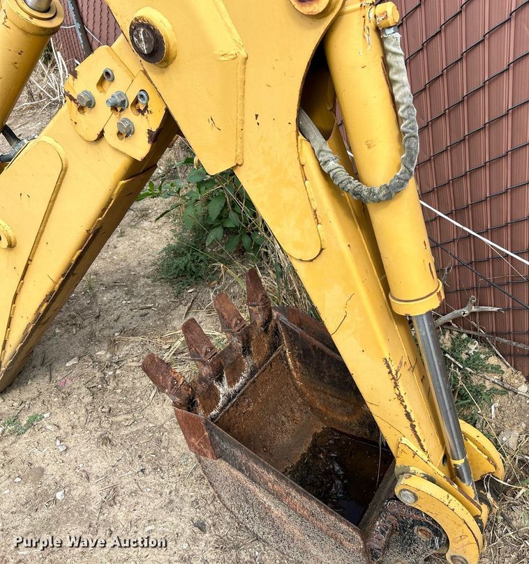 image for item NQ9893 2007 Vermeer B903A  backhoe attachment