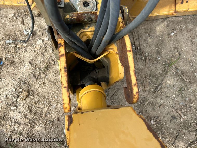 image for item NQ9893 2007 Vermeer B903A  backhoe attachment