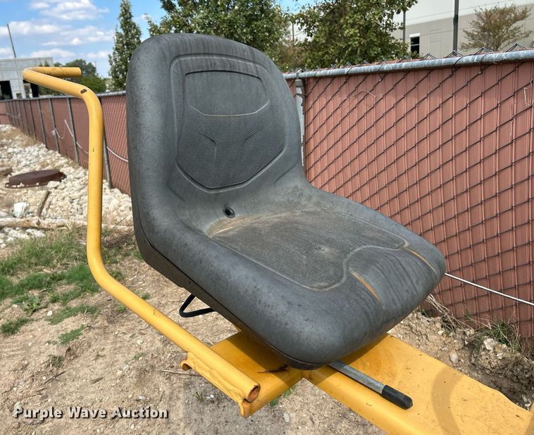 image for item NQ9893 2007 Vermeer B903A  backhoe attachment