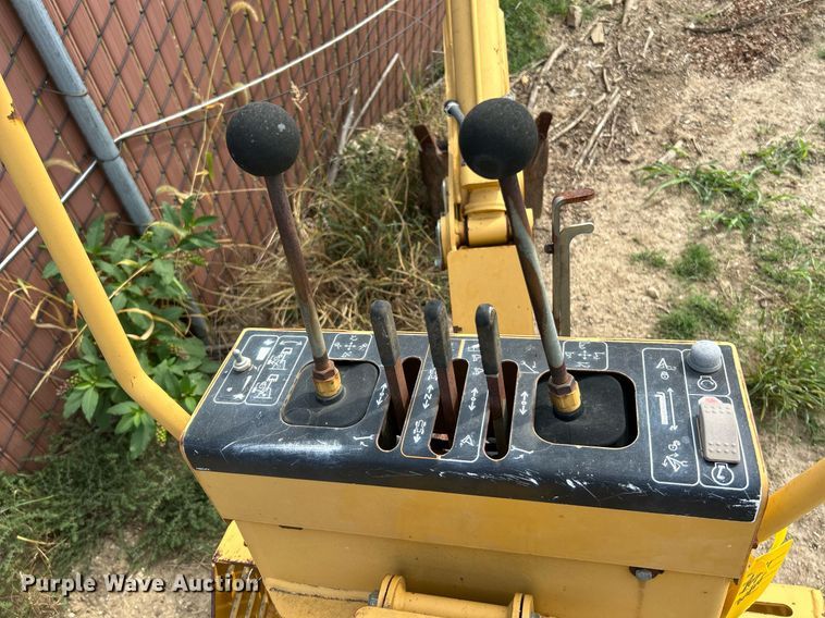 image for item NQ9893 2007 Vermeer B903A  backhoe attachment