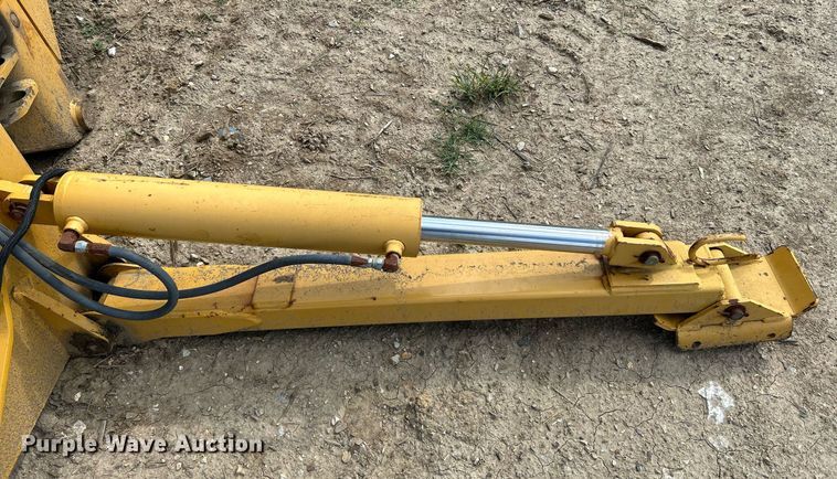 image for item NQ9893 2007 Vermeer B903A  backhoe attachment