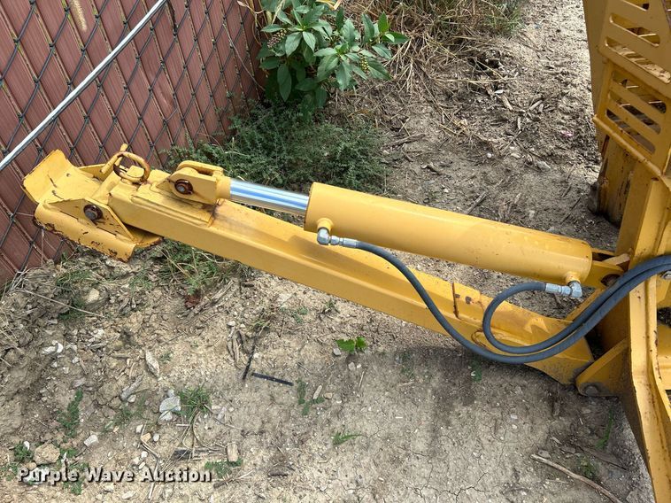 image for item NQ9893 2007 Vermeer B903A  backhoe attachment