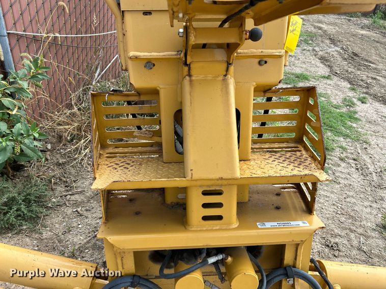 image for item NQ9893 2007 Vermeer B903A  backhoe attachment