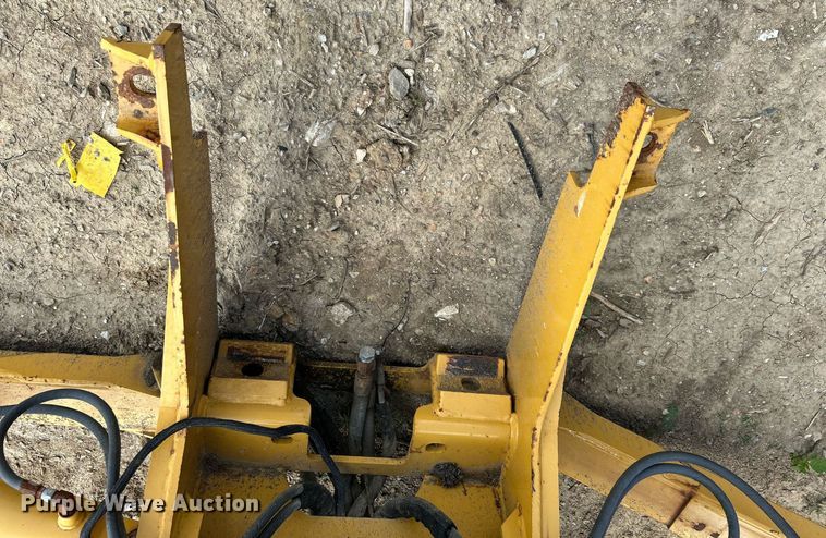 image for item NQ9893 2007 Vermeer B903A  backhoe attachment