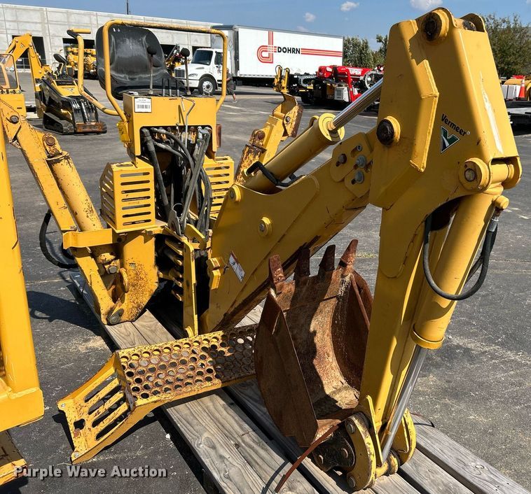 image for item NQ9895 2013 Vermeer B1250  backhoe attachment