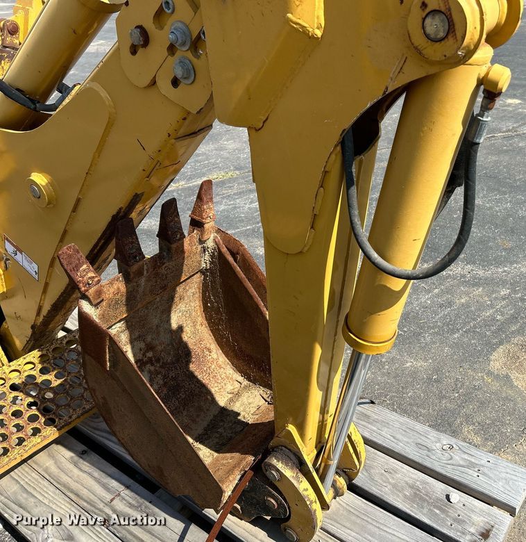 image for item NQ9895 2013 Vermeer B1250  backhoe attachment