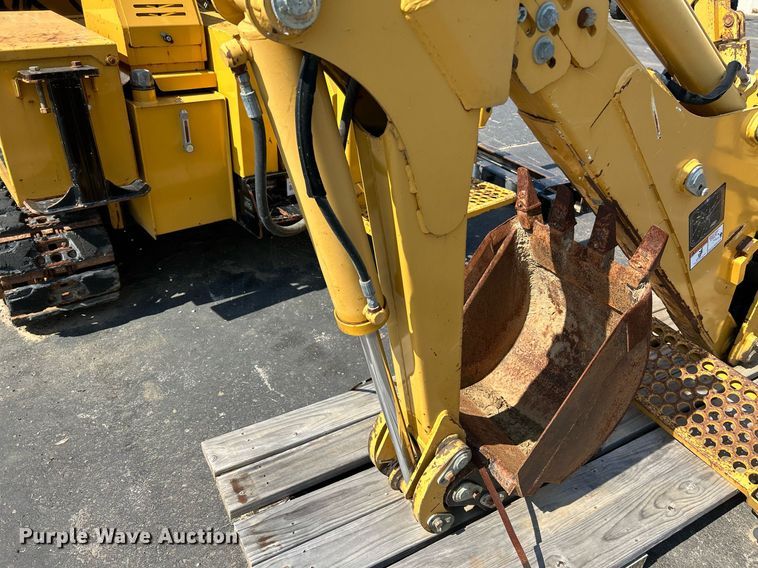 image for item NQ9895 2013 Vermeer B1250  backhoe attachment