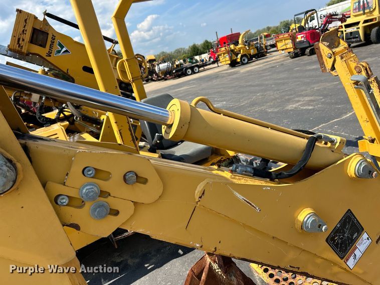 image for item NQ9895 2013 Vermeer B1250  backhoe attachment