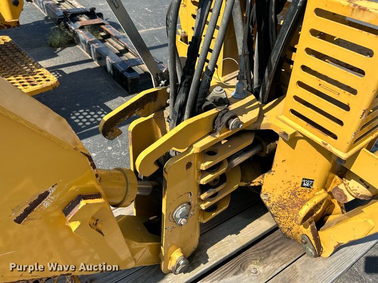 image for item NQ9895 2013 Vermeer B1250  backhoe attachment