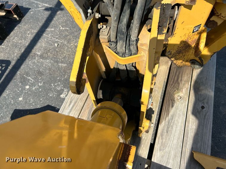 image for item NQ9895 2013 Vermeer B1250  backhoe attachment