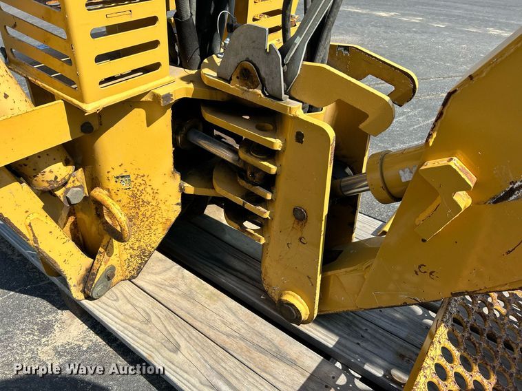 image for item NQ9895 2013 Vermeer B1250  backhoe attachment