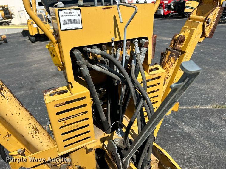image for item NQ9895 2013 Vermeer B1250  backhoe attachment