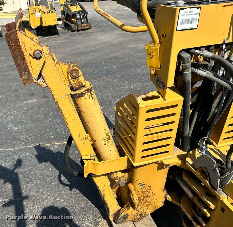 image for item NQ9895 2013 Vermeer B1250  backhoe attachment