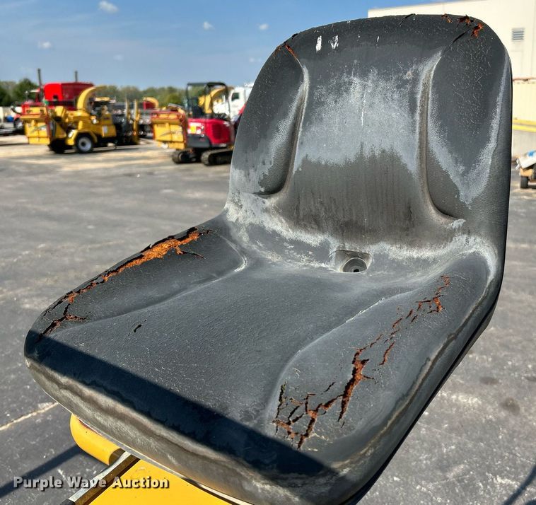 image for item NQ9895 2013 Vermeer B1250  backhoe attachment