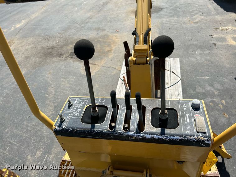 image for item NQ9895 2013 Vermeer B1250  backhoe attachment