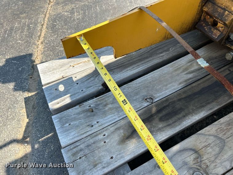 image for item NQ9895 2013 Vermeer B1250  backhoe attachment