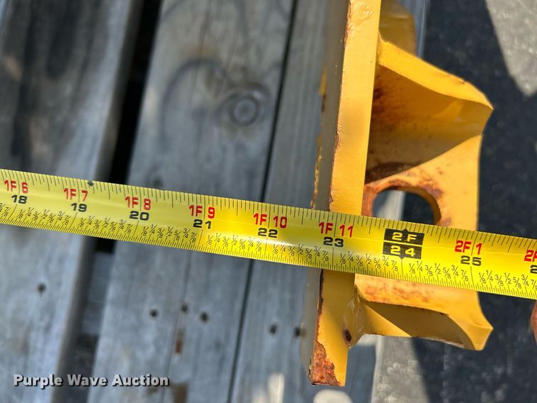 image for item NQ9895 2013 Vermeer B1250  backhoe attachment