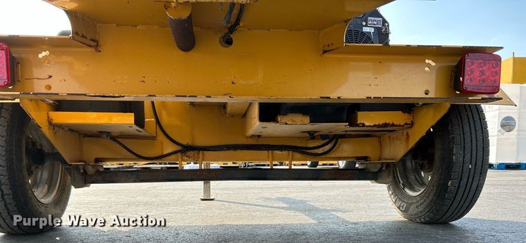 image for item NQ9896 2015 Vermeer BC700XL  wood chipper