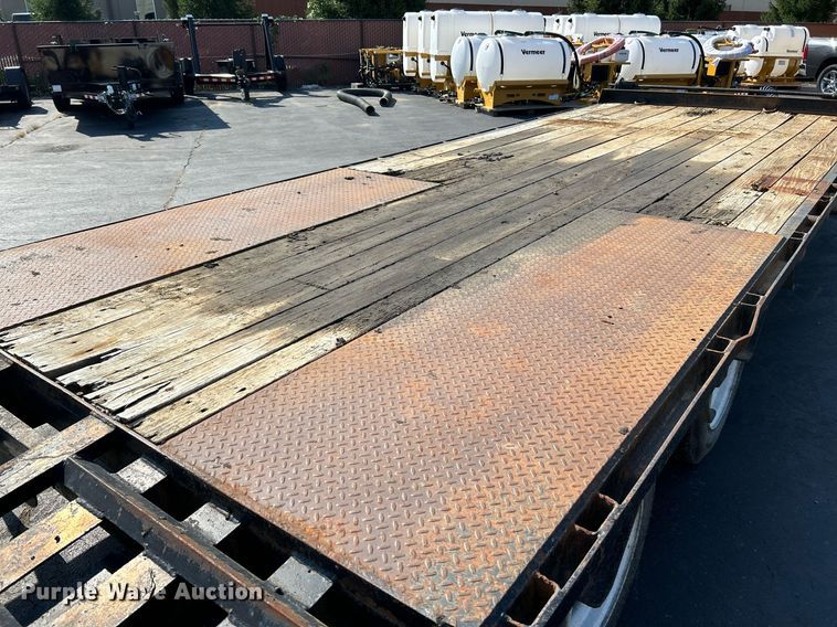 image for item NQ9897 2015 Belshe FB30  equipment trailer