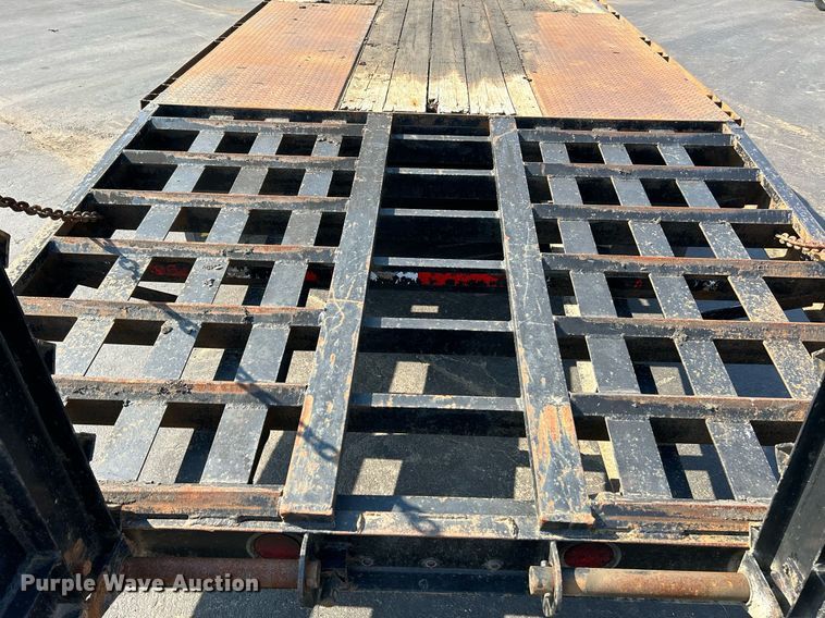 image for item NQ9897 2015 Belshe FB30  equipment trailer