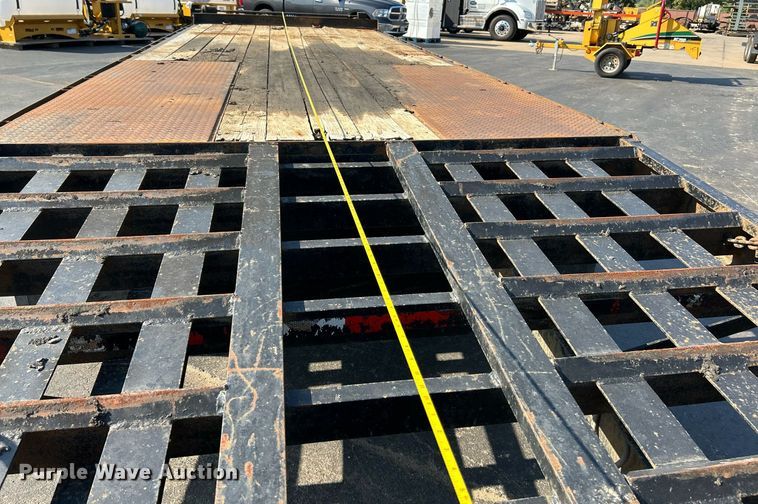 image for item NQ9897 2015 Belshe FB30  equipment trailer