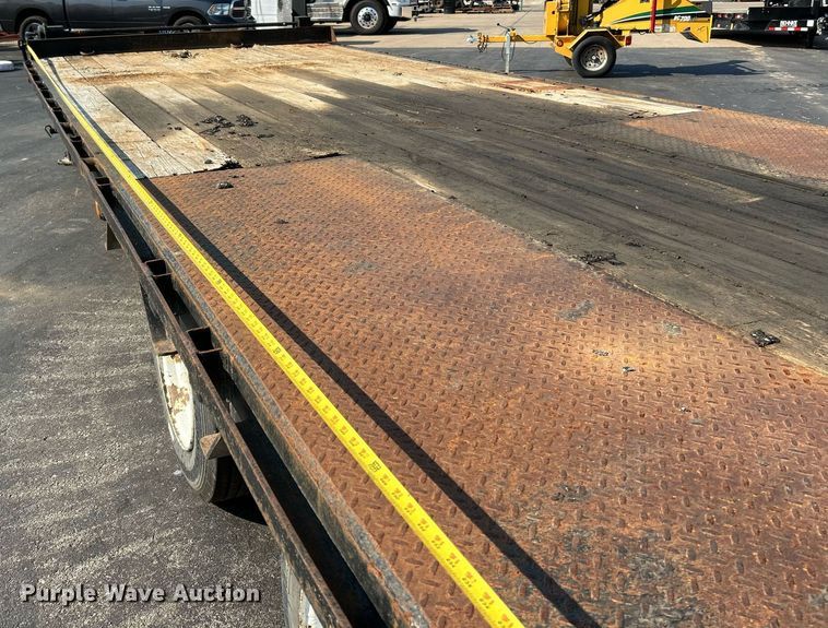 image for item NQ9897 2015 Belshe FB30  equipment trailer