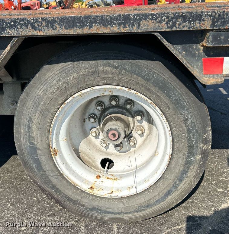 image for item NQ9897 2015 Belshe FB30  equipment trailer