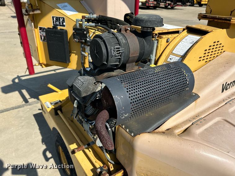 image for item NQ9899 2005 Vermeer BC600XL  wood chipper