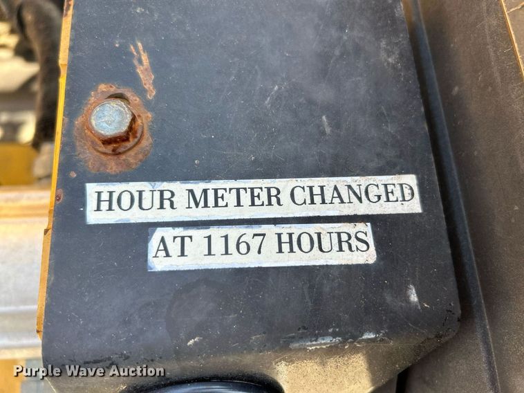 image for item NQ9899 2005 Vermeer BC600XL  wood chipper